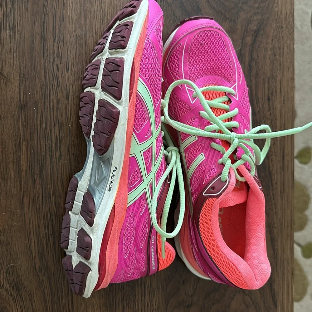 ASICS - Picture 3 of 3